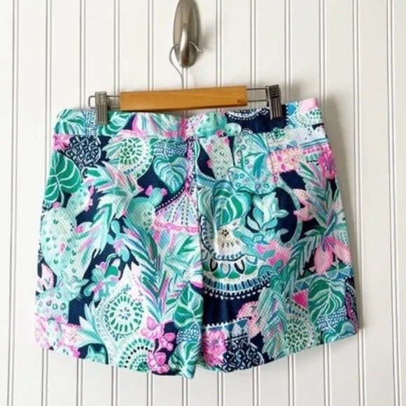 Malie Stretch Short in Lookin Sharp - Picture 2 of 2